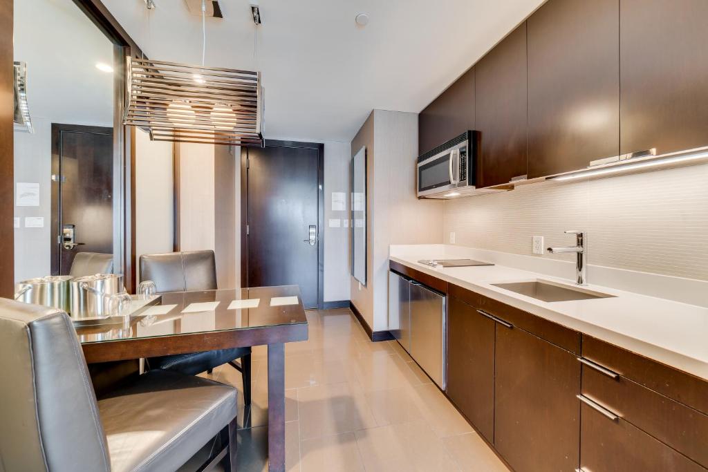 Jet Luxury at the Vdara Condo Hotel Room Type - Studio Fountain View Suite