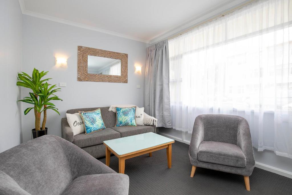 Glenelg Oasis Studios photo 1