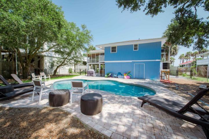 704 W Ashley - Blue Sky - Heated Swimming Pool - Across the Street from Ocean photo 4