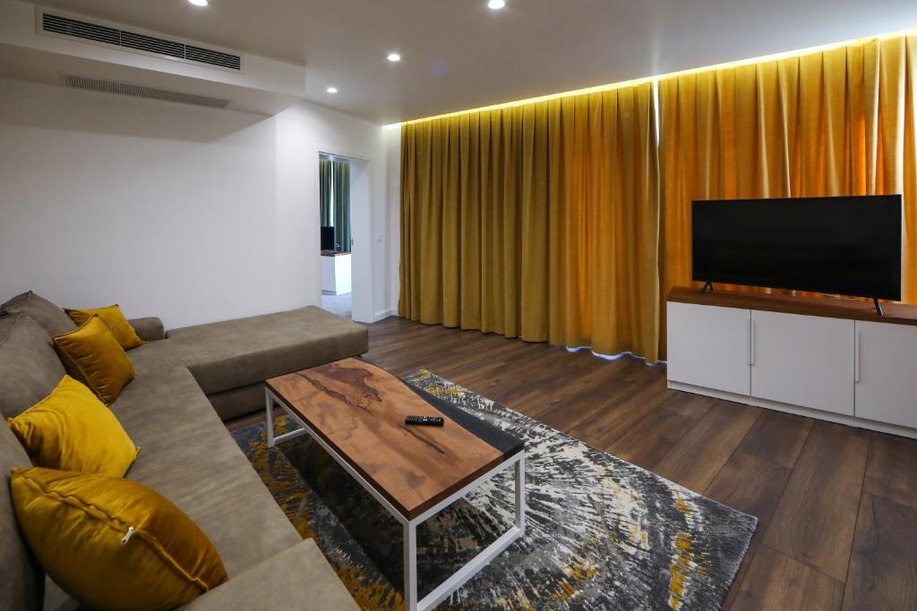 GRAFFIT Luxury houses photo 3