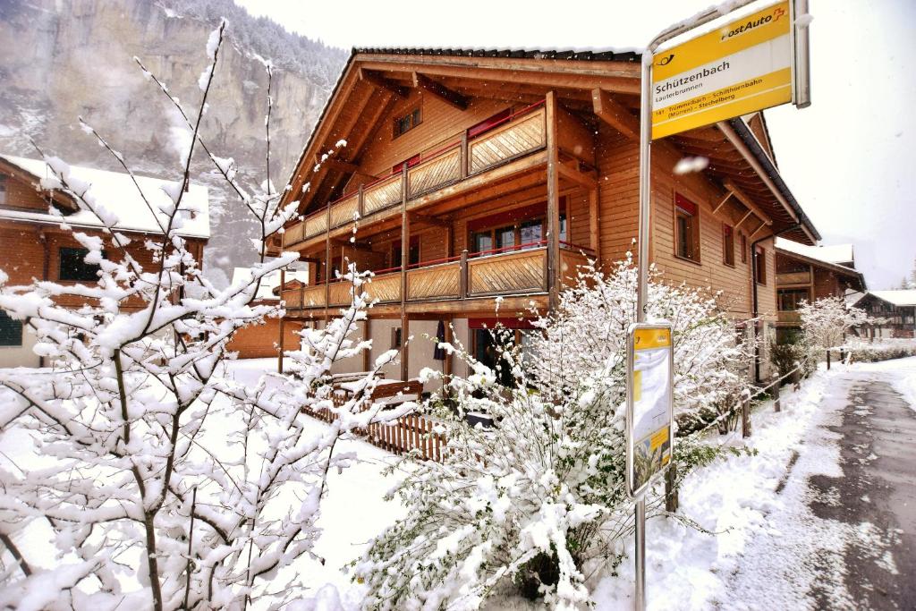 Apartment Breithorn - Charming home - free parking & Wifi photo 3