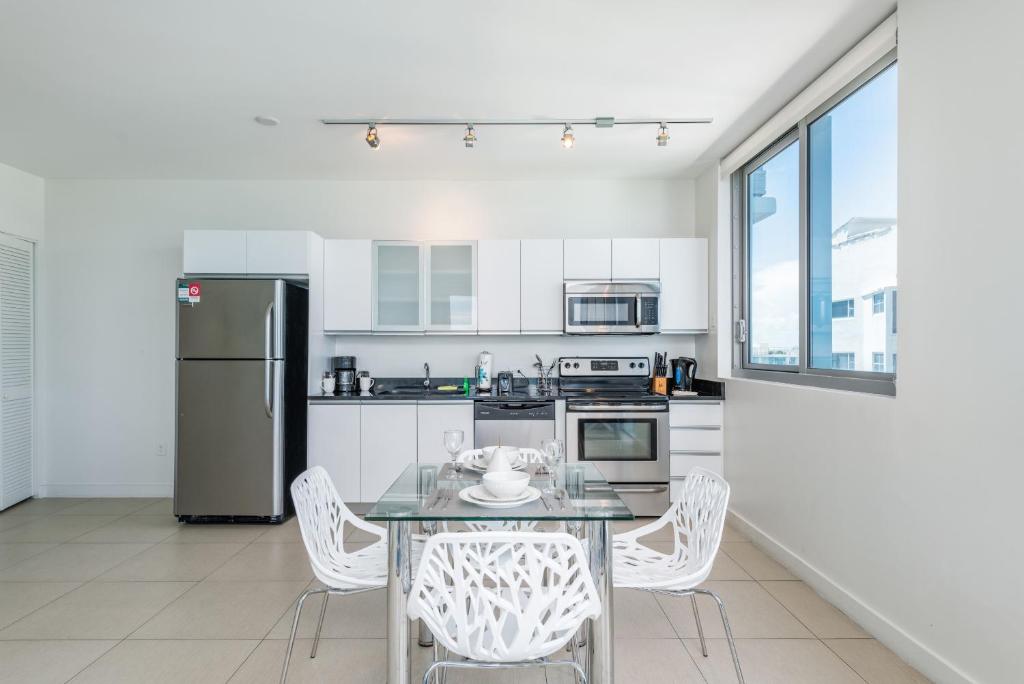 Апартаменты (Угловые апартаменты с 1 спальней — Вид на океан), Bluebird Suites Monte Carlo Miami Beach