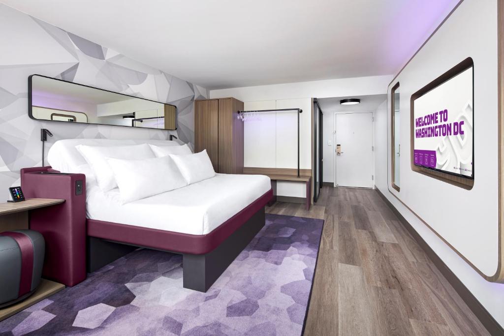 Двухместный (Номер первого класса с кроватью размера «king-size»), YOTEL Washington DC