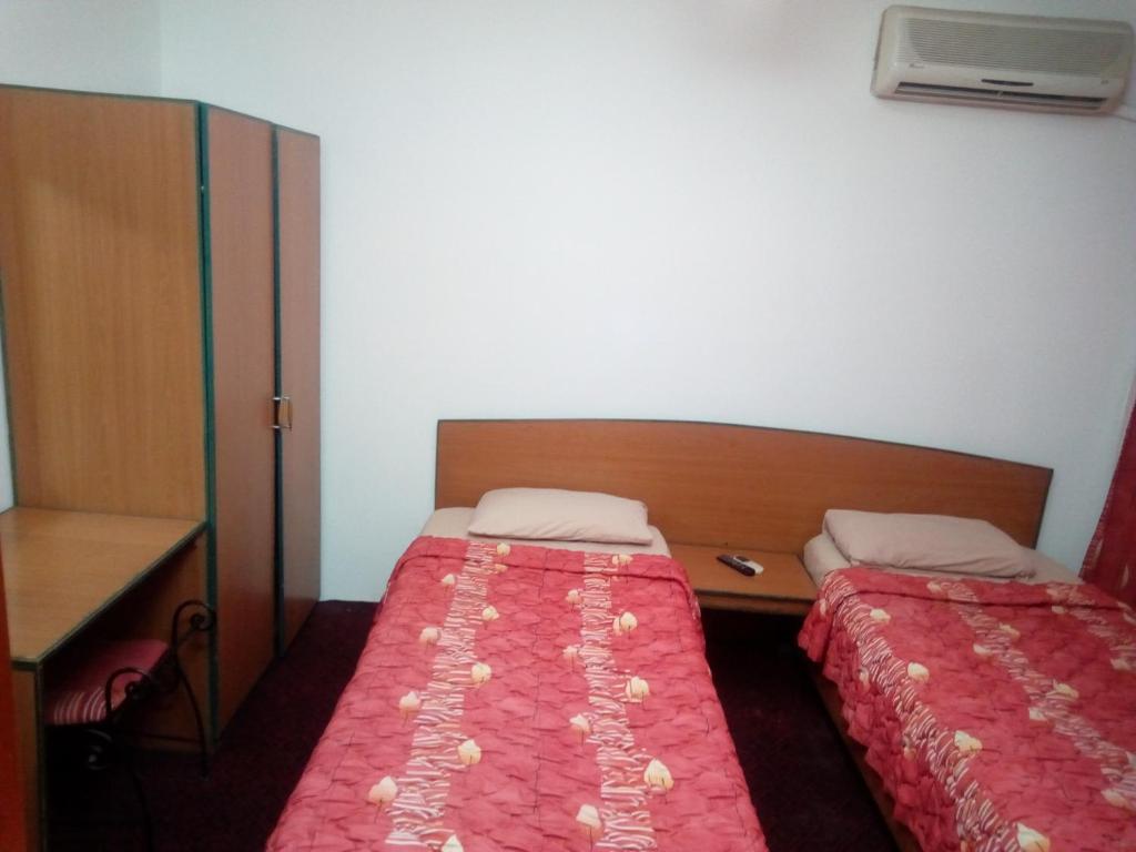 Номер (Кровать в общем номере с 4 кроватями), Arabesque Hostel with city view