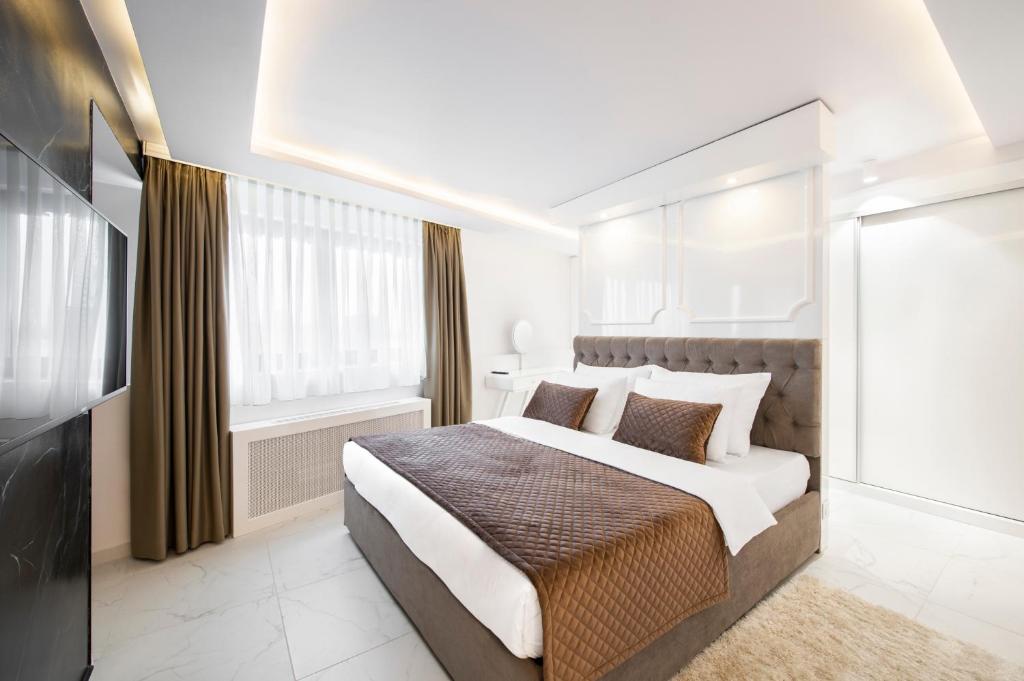 Апартаменты (Апартаменты в пентхаусе), Amsterdam Hotel