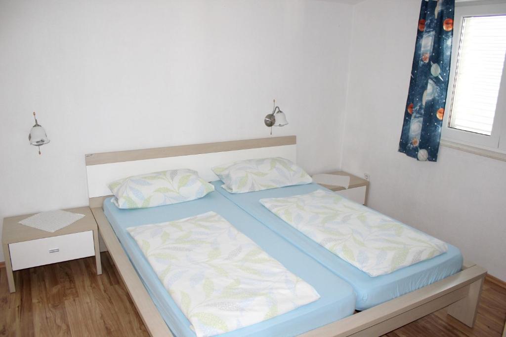 One bedroom appartement at Zecevo Rogoznicko 50 m away from the beach with wifi photo 3