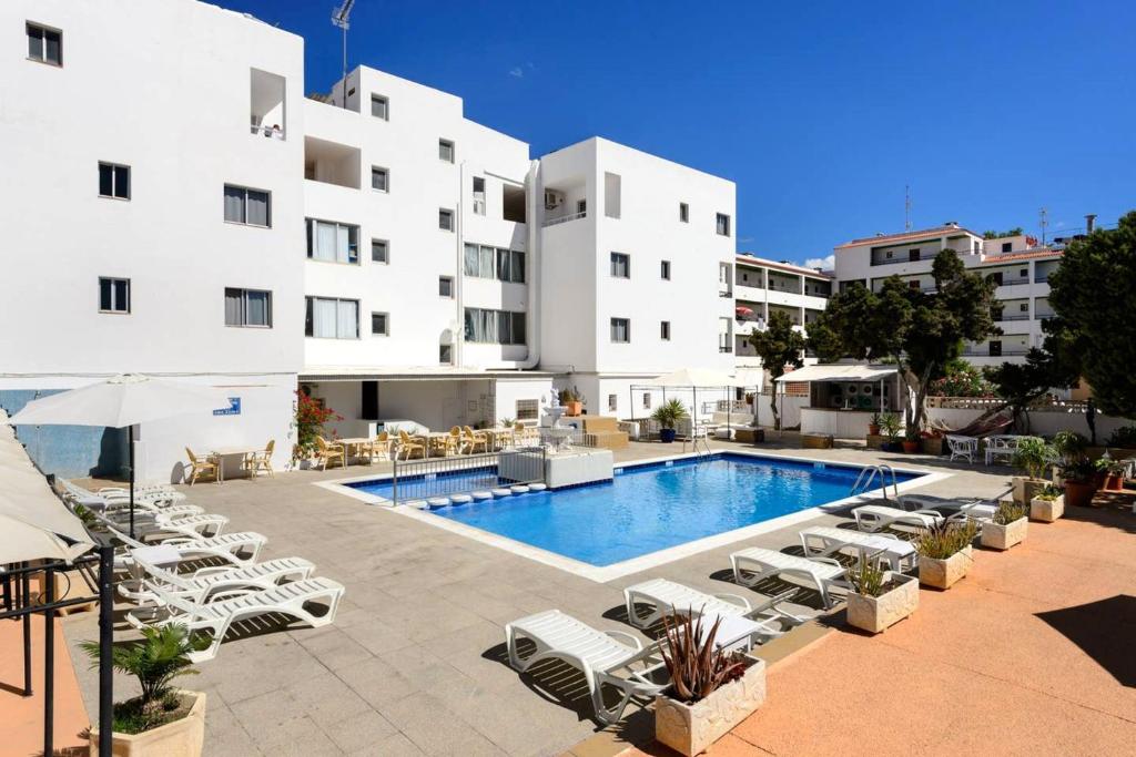 One bedroom appartement with sea view shared pool and furnished balcony at Sant Josep de sa Talaia