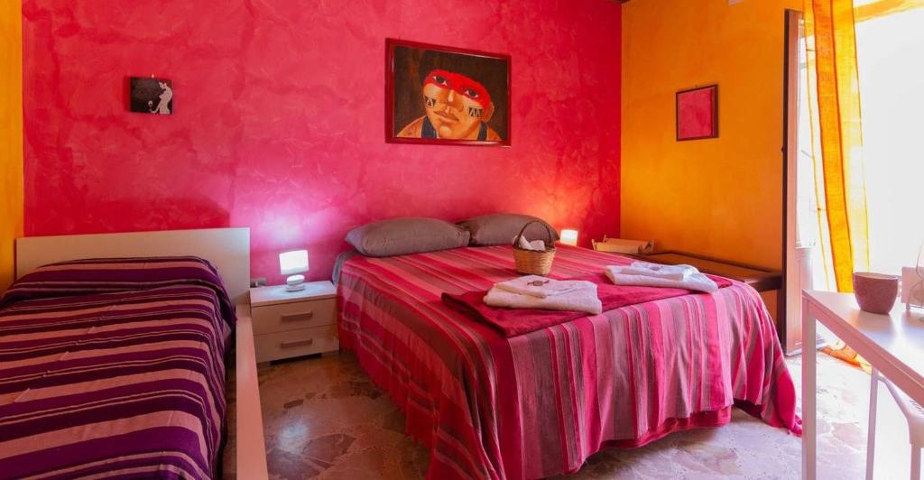 Studio with city view balcony and wifi at Castelbuono photo 3