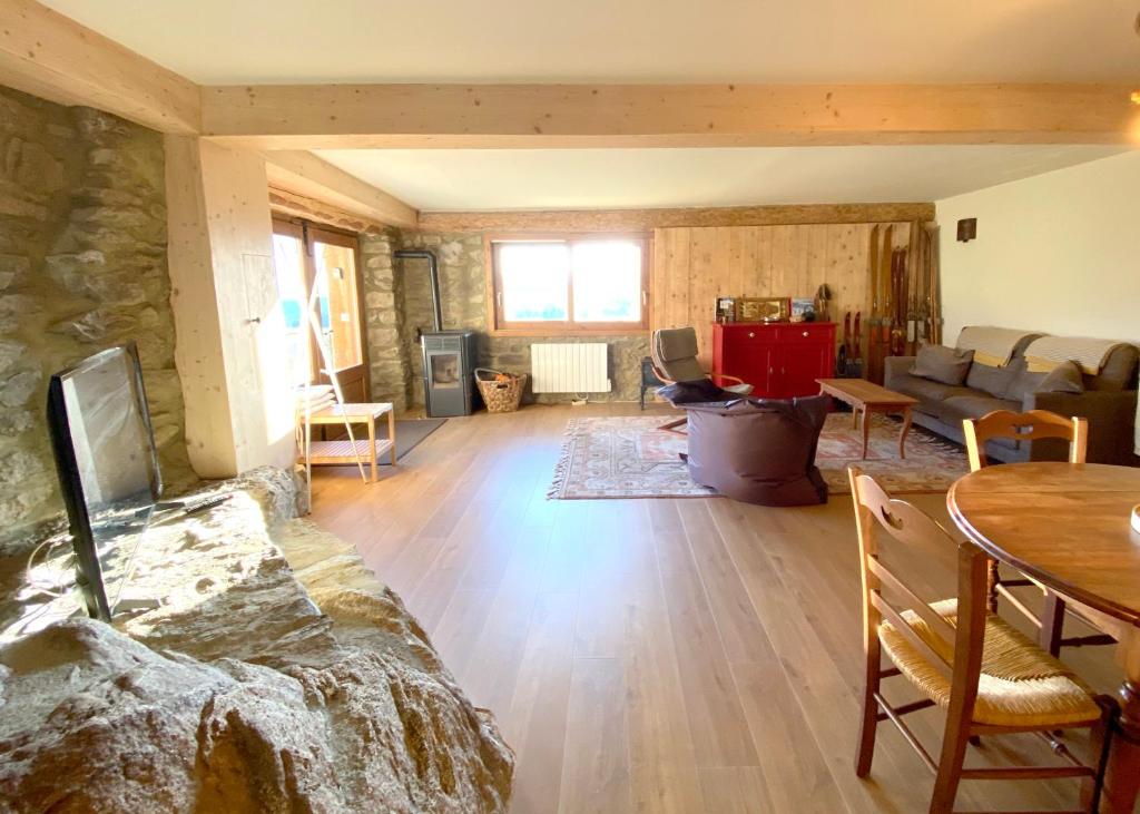 Maison de 5 chambres avec jardin amenage et wifi a La Llagonne a 6 km des pistes photo 3