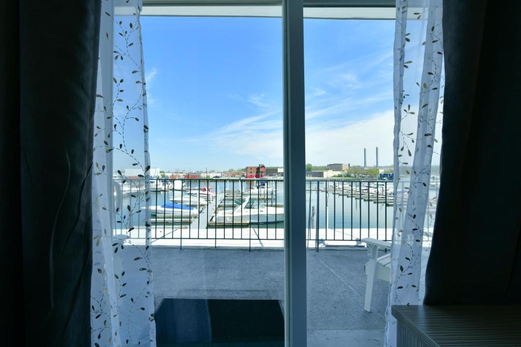 The Freeport Inn and Marina image