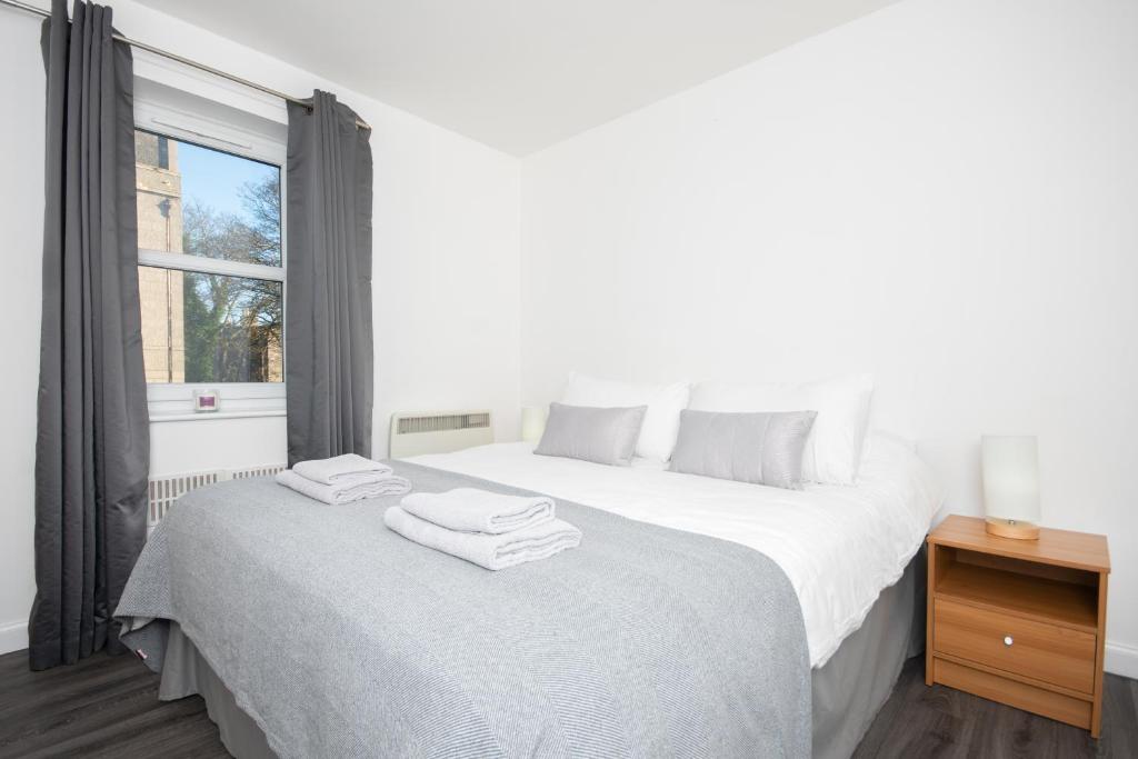 Dwellcome Home Ltd 2 Bed Aberdeen Apartment - see our site for assurance photo 1