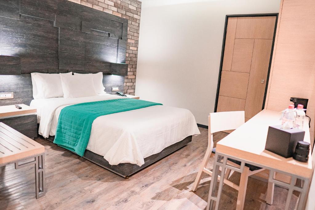 Двухместный (Номер Делюкс с кроватью размера «queen-size»), Hotel Punto MX