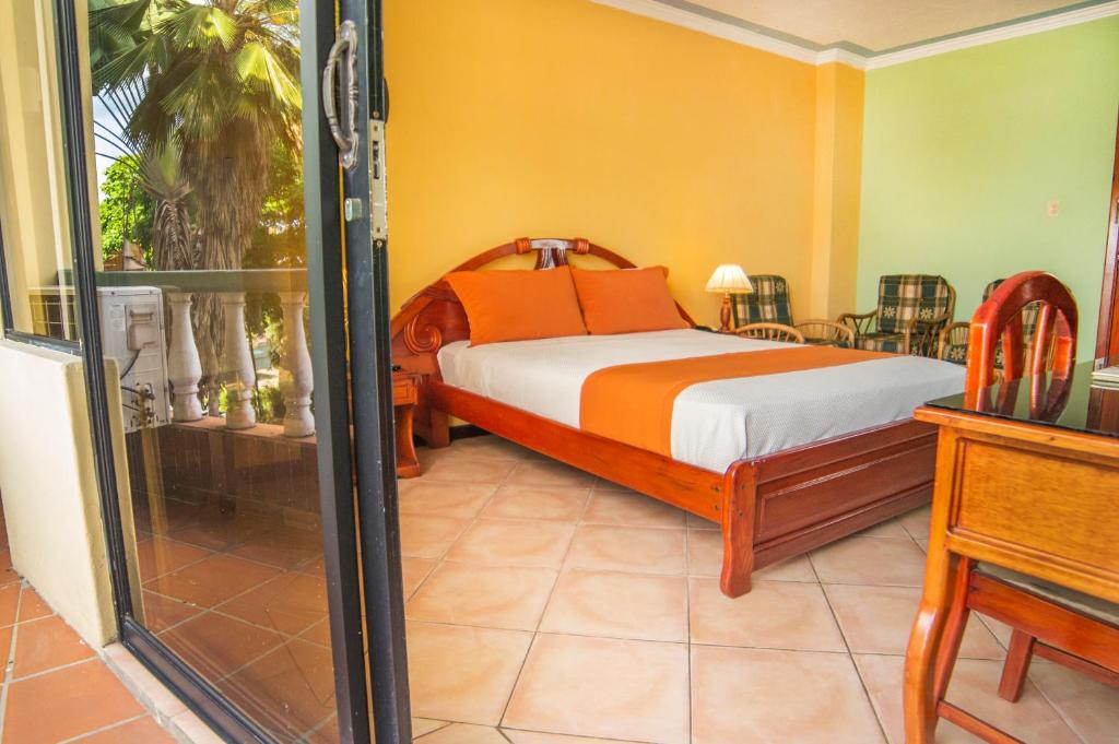 Hotel El Auca photo 2