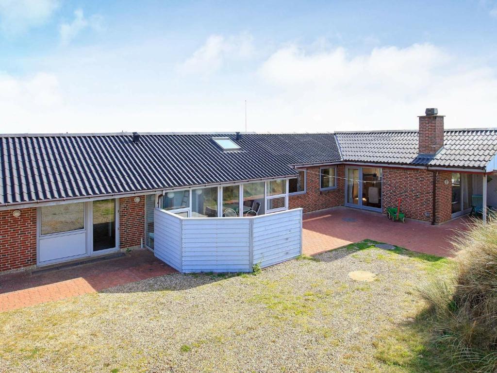 9 person holiday home in Ringk bing