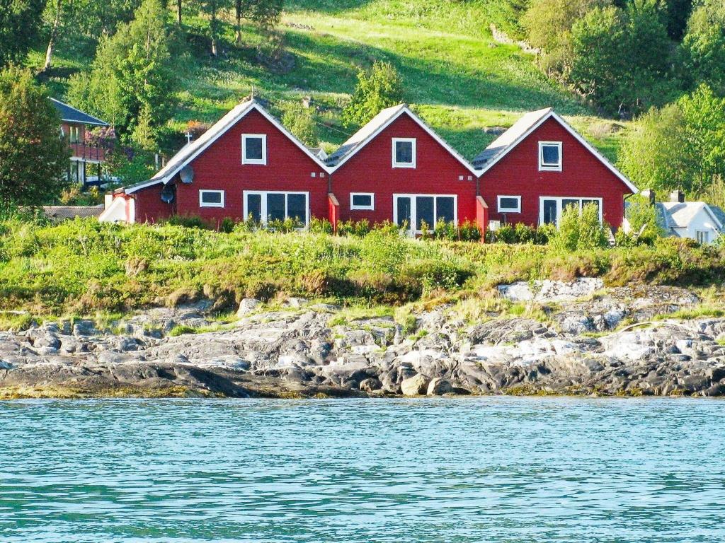 Four-Bedroom Holiday home in Sørbøvåg 1 photo 2