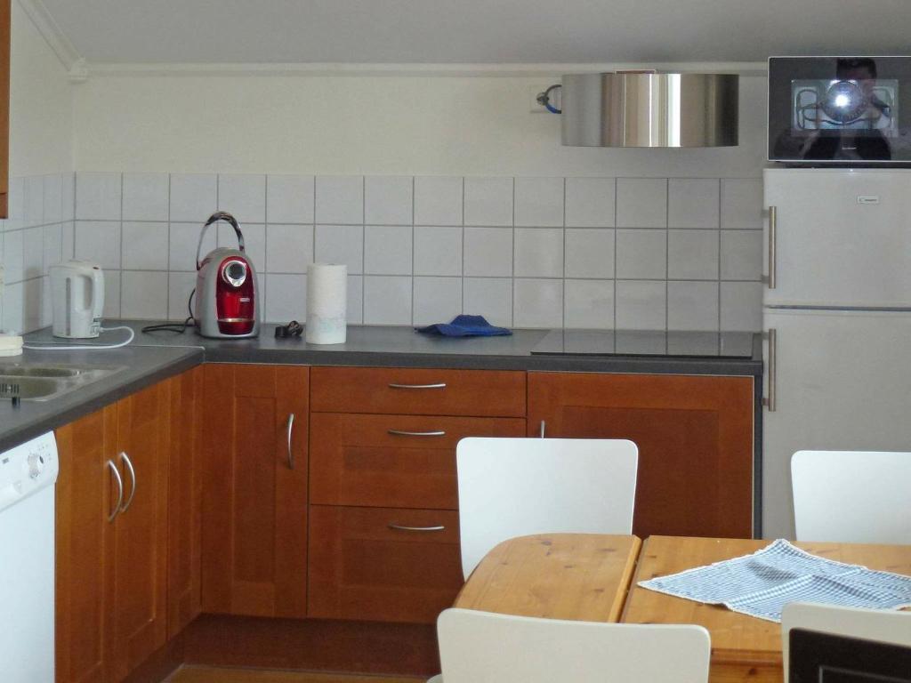 Two-Bedroom Holiday home in Leikanger photo 4