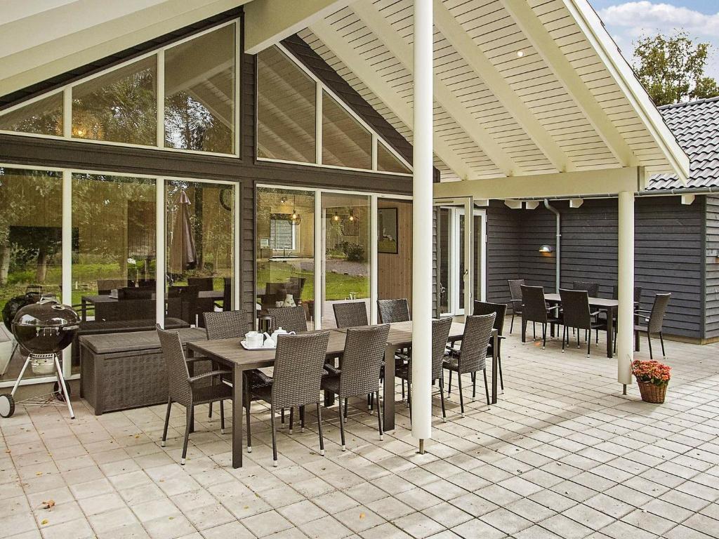 18 person holiday home in H jby photo 1