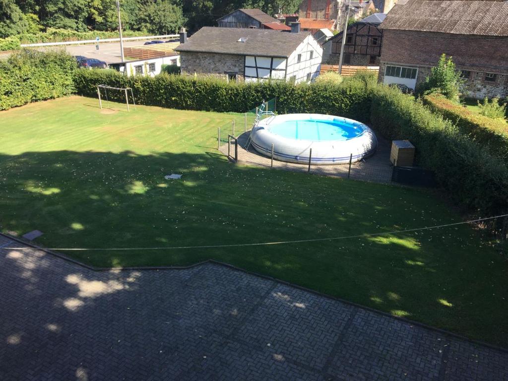 A large family house photo 4