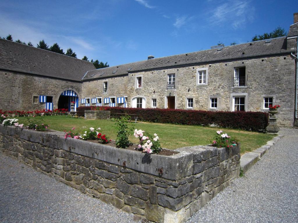 Cottage in Barvaux Condroz with forest photo 1