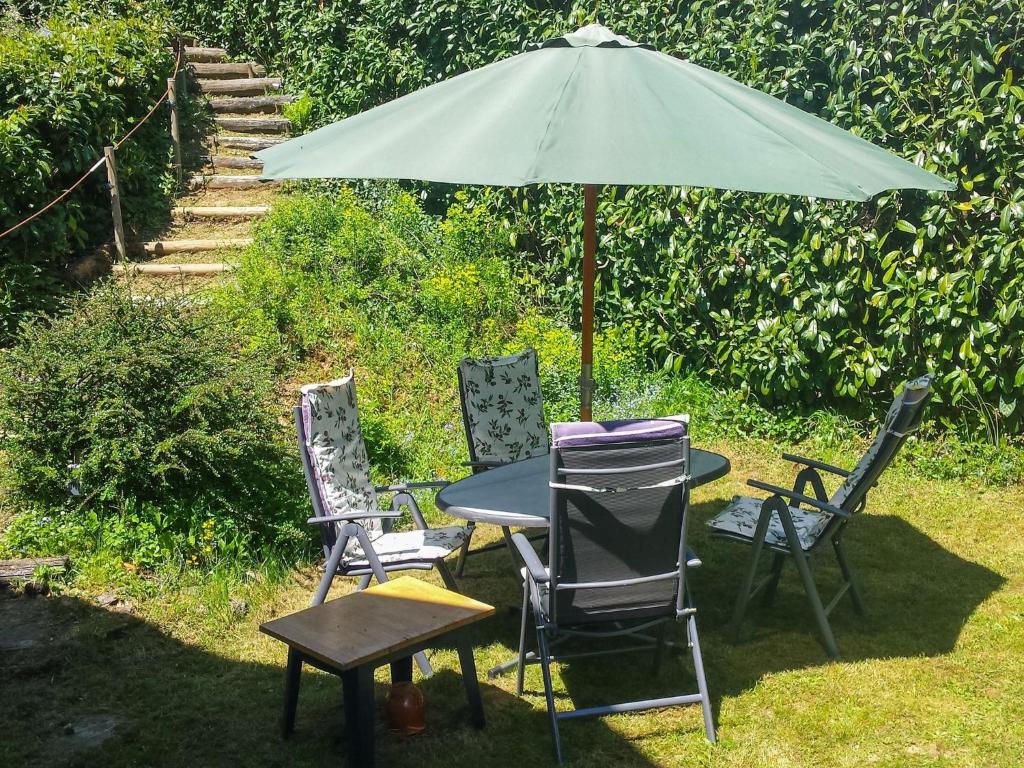 Holiday home in Miremont with garden photo 4