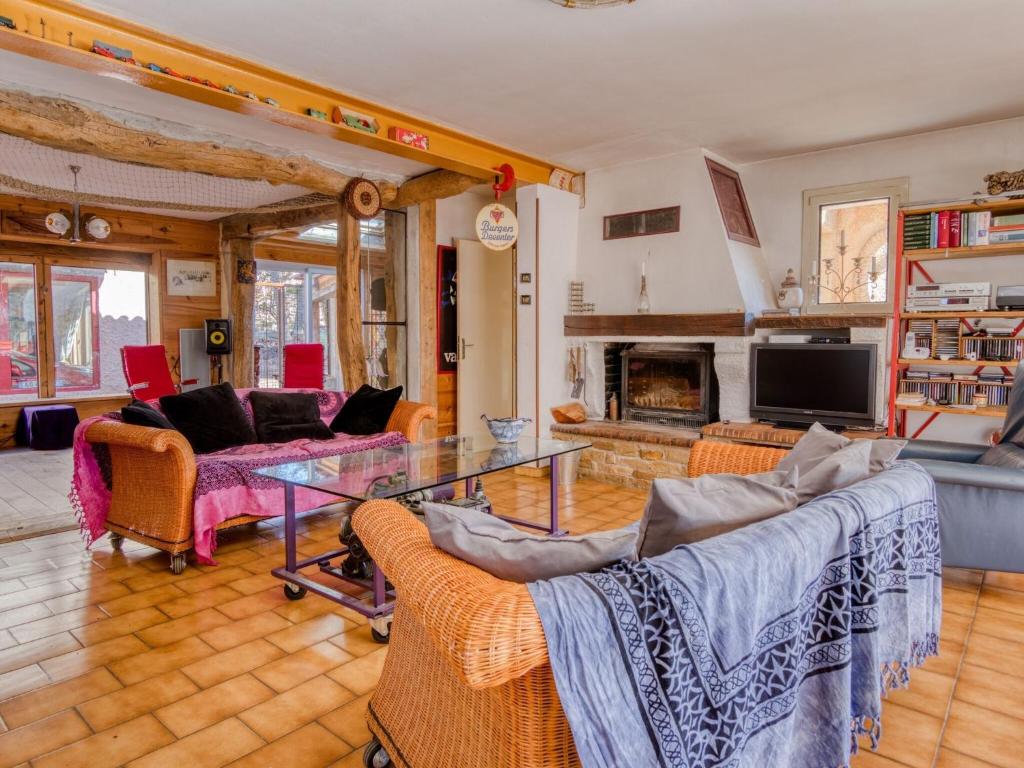 Beautiful villa in R gusse with pool photo 1