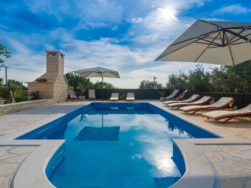 Beautiful villa in Lisicic with private pool photo 4