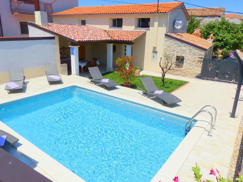 Cozy Holiday Home in Valtura with Swimming Pool photo 2