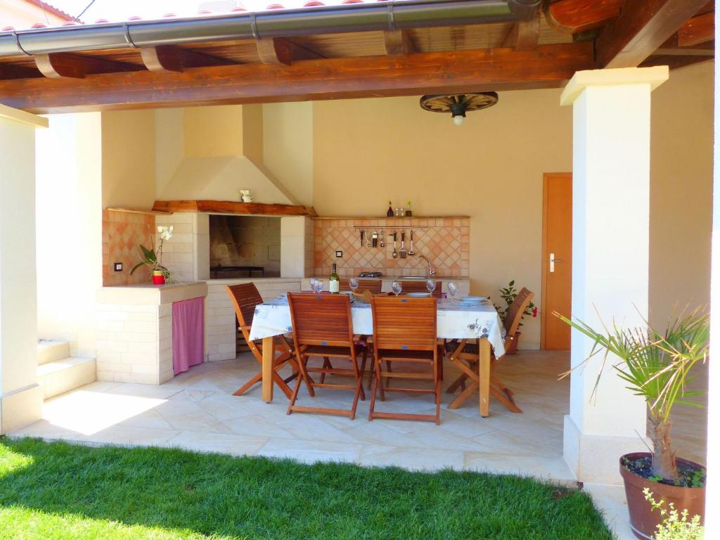 Cozy Holiday Home in Valtura with Swimming Pool photo 3