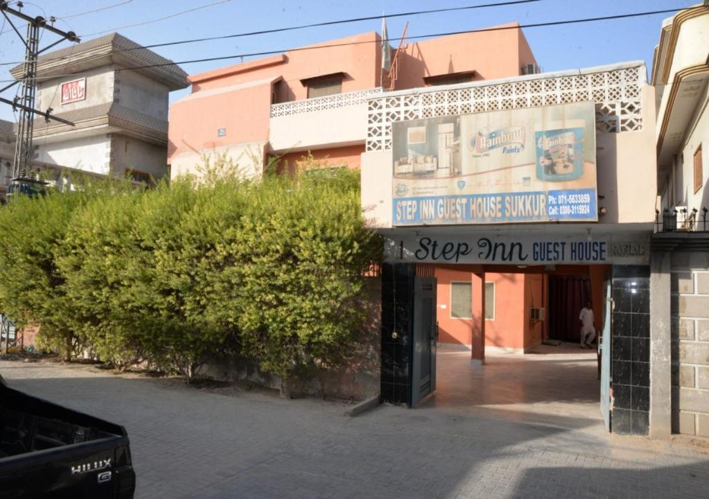 Step inn Guest House Sukkur photo 1