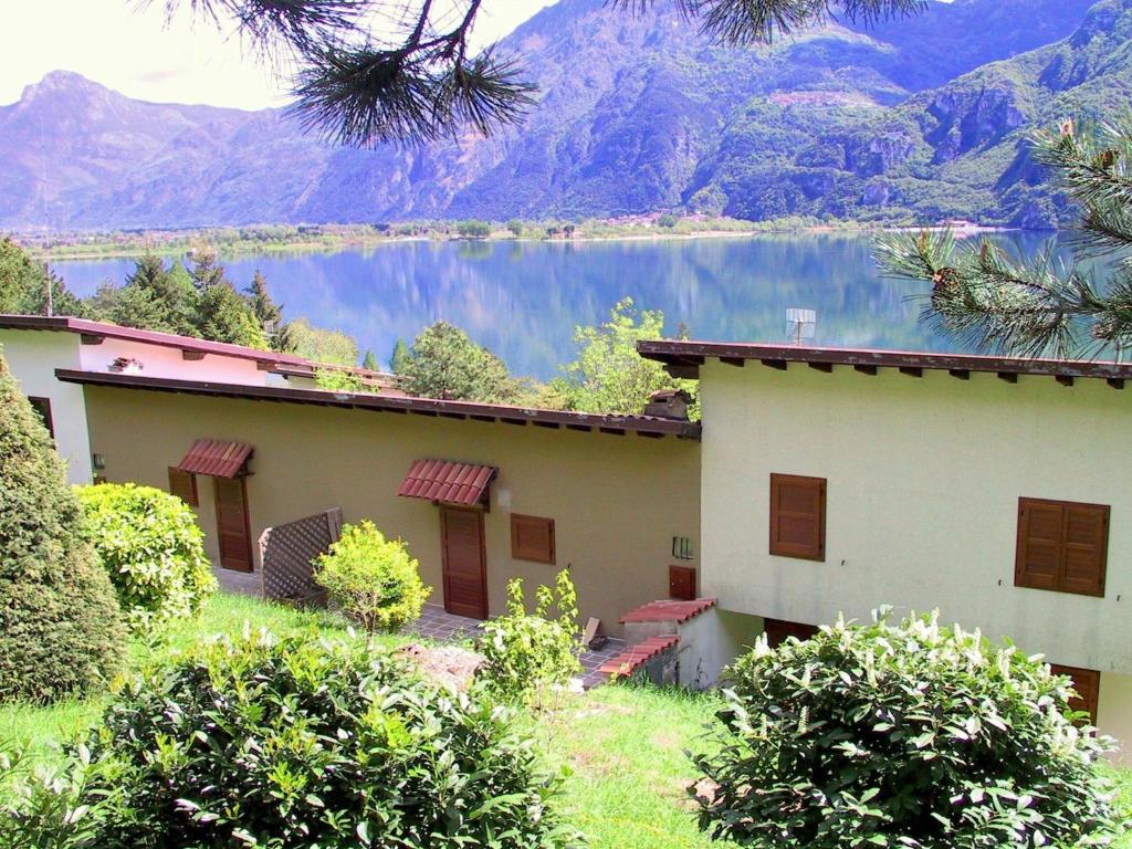 On the banks of the Idro lake in a quiet location photo 1