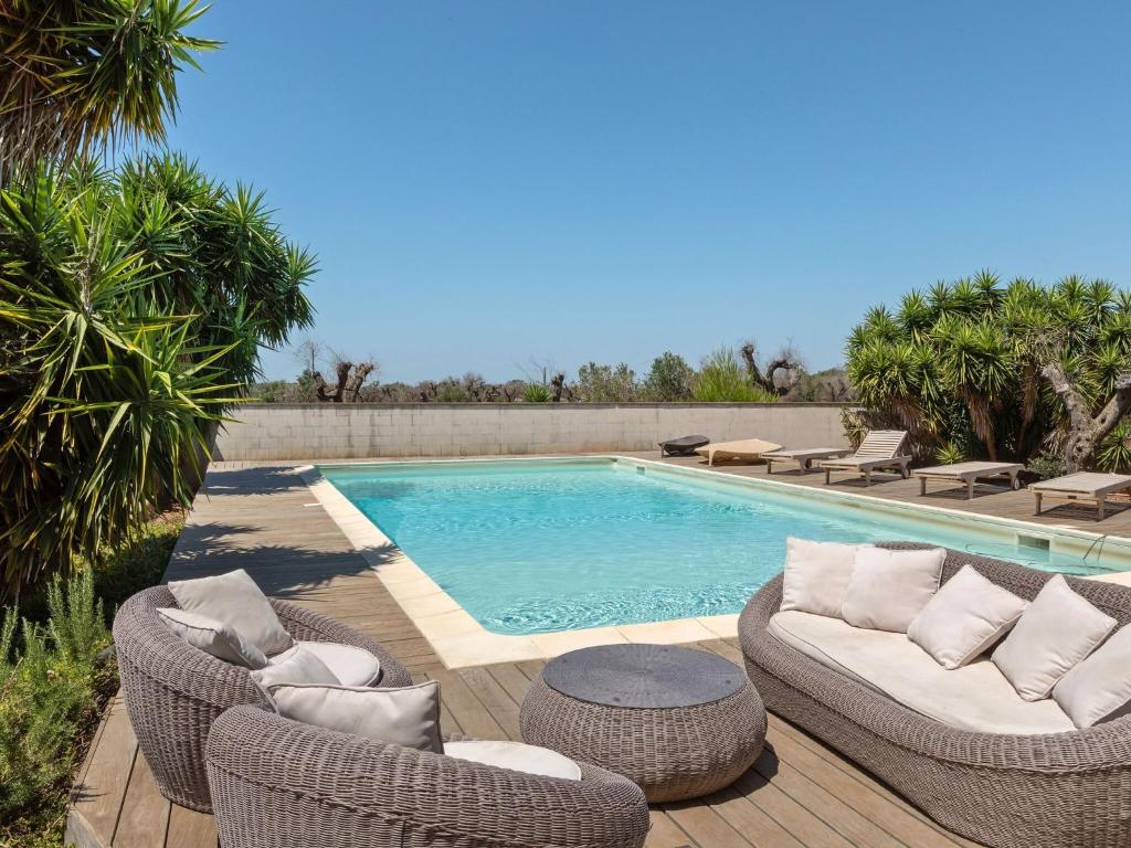 Belvilla by OYO Pool Villa Torre San Giovanni photo 3