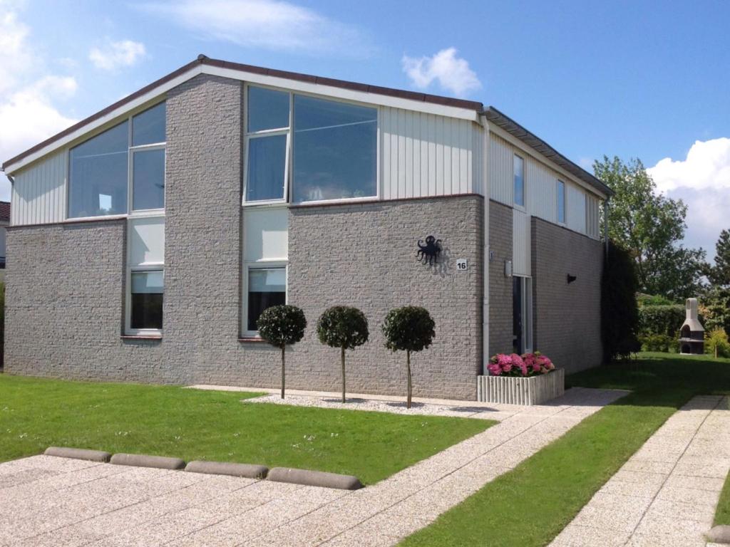 Lavish holiday home in Kamperland near the beach photo 1