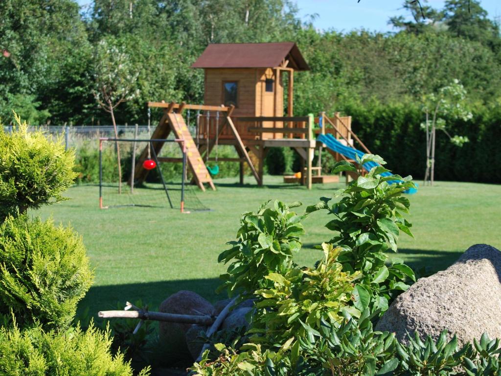 Posh Holiday Home in Pomeranian with Swimming pool photo 3
