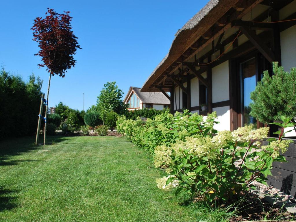 Posh Holiday Home in Pomeranian with Swimming pool photo 4