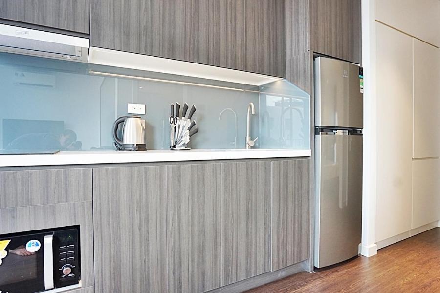 Апартаменты (Апартаменты с балконом), Hanoi Home 3 - Beautiful Apartment in Tay Ho street