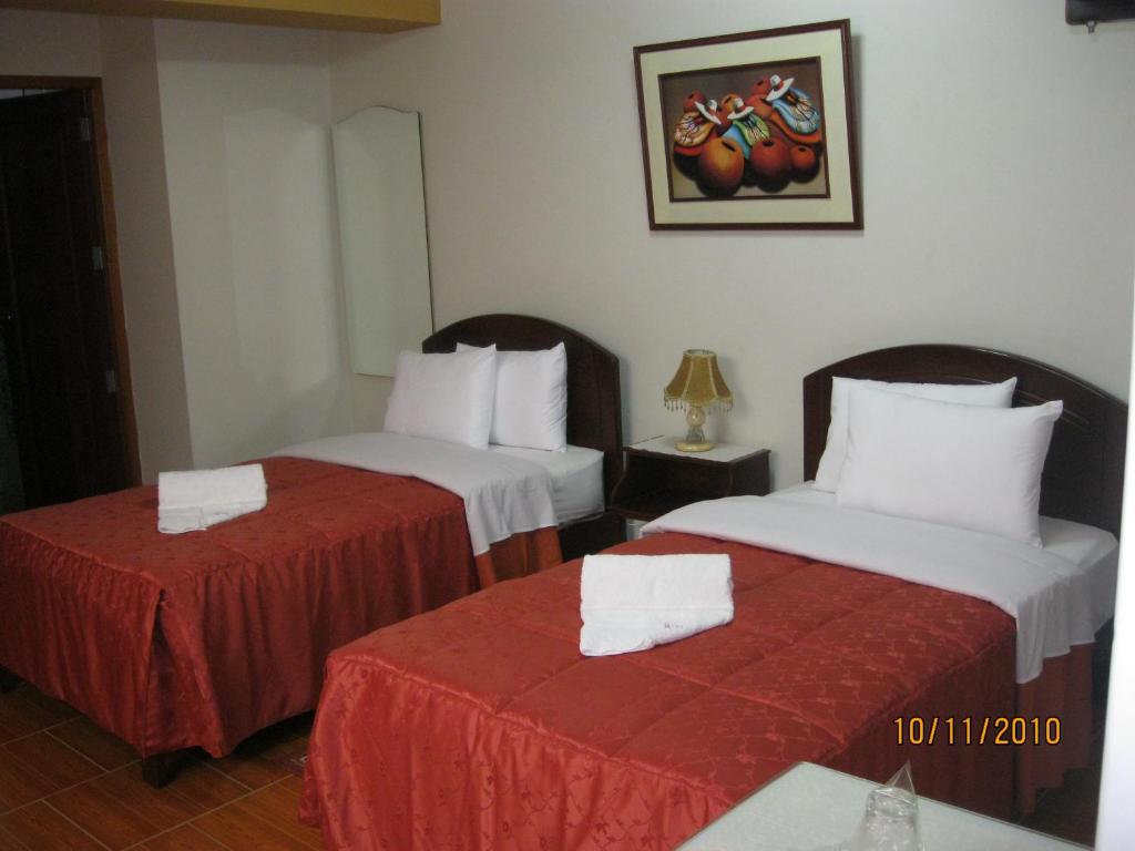 Hotel Plaza Bolognesi 344 photo 4