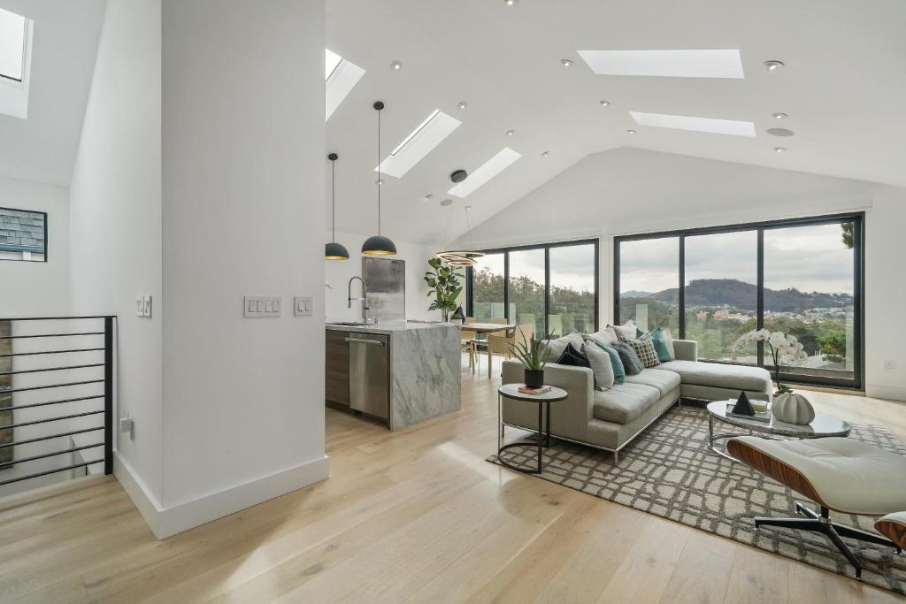 Exceptional Hilltop View Villa image