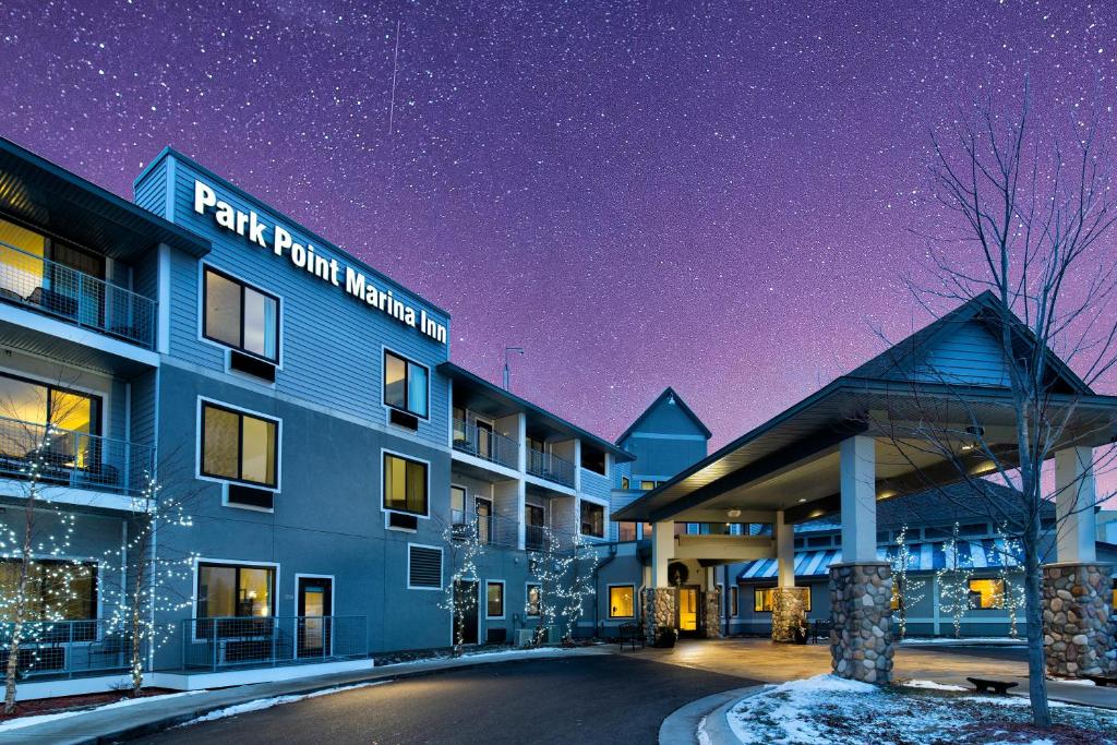 Park Point Marina Inn photo 2