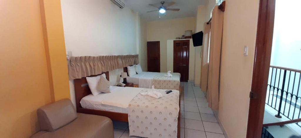 Hostal Huayruro photo 1