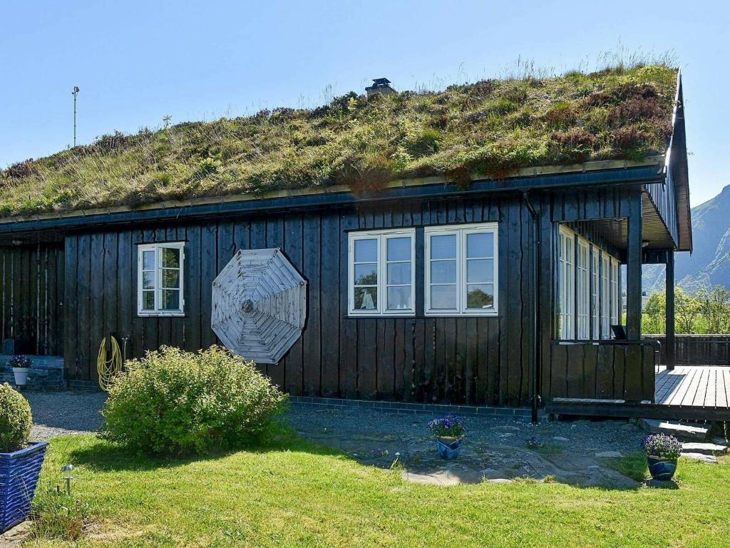 Four-Bedroom Holiday home in Farstad photo 2