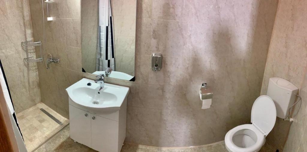 Hostel JAZ Room Type - Deluxe Triple Room