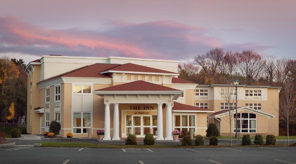 The Wylie Inn and Conference Center at Endicott College image