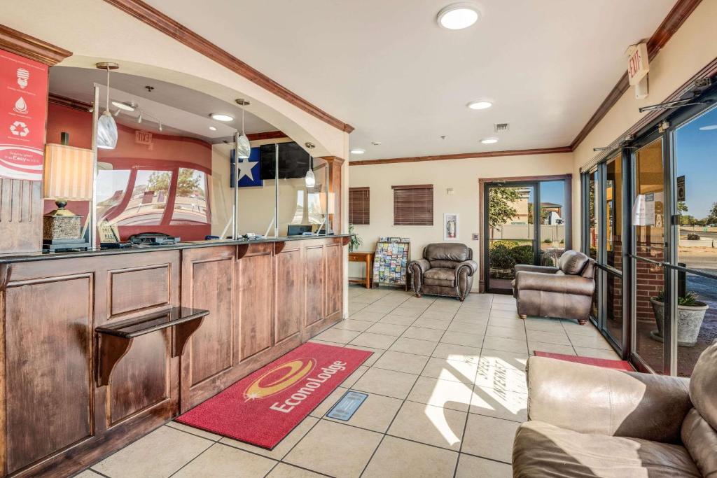 Econo Lodge Lubbock I-27 image