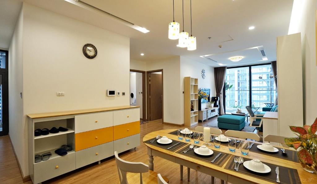 HappyHome Vinhomes Metropolish Apartment