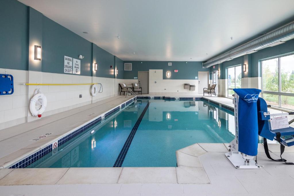 Holiday Inn Express & Suites Allen Park, an IHG Hotel photo 1