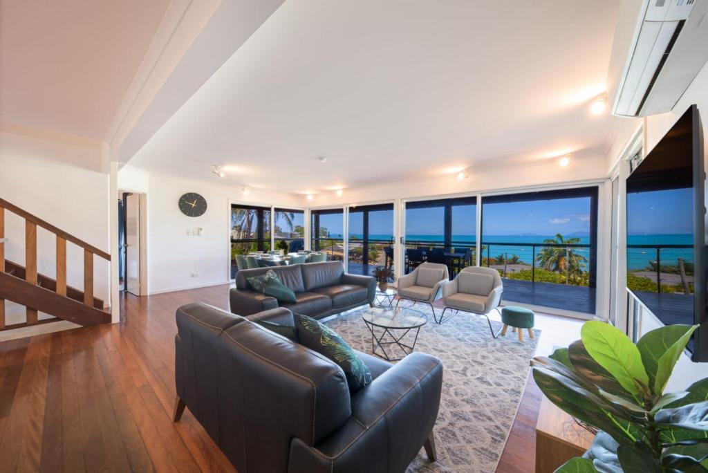 49 On Airlie - Airlie Beach photo 1