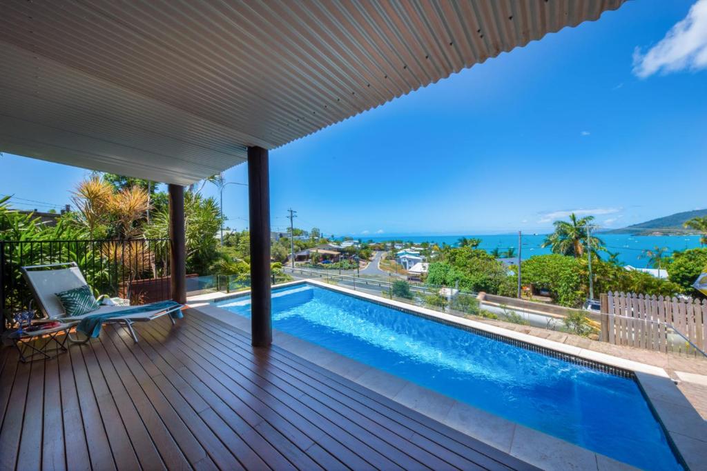 49 On Airlie - Airlie Beach photo 3