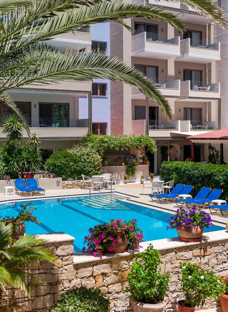 Студио (Номер-студио с видом на бассейн), Ilios Beach Hotel Apartments