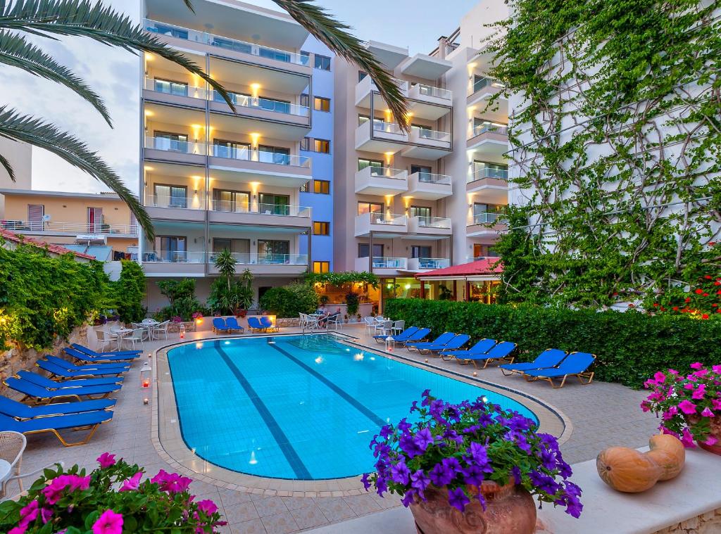 Студио (Номер-студио с видом на бассейн), Ilios Beach Hotel Apartments