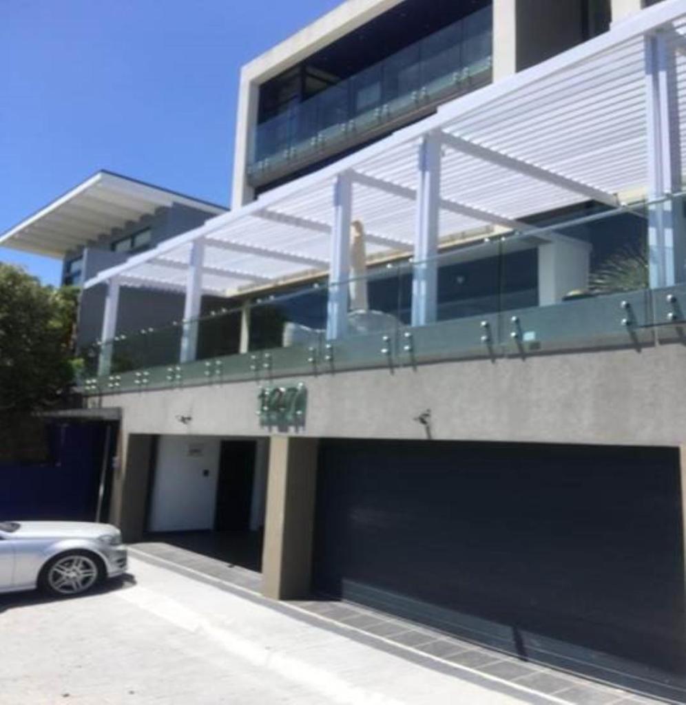 GORDON's SHORE LUXURY APARTMENTS - Solar Powered photo 3